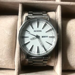 Stainless Steel Sentry SS Nixon